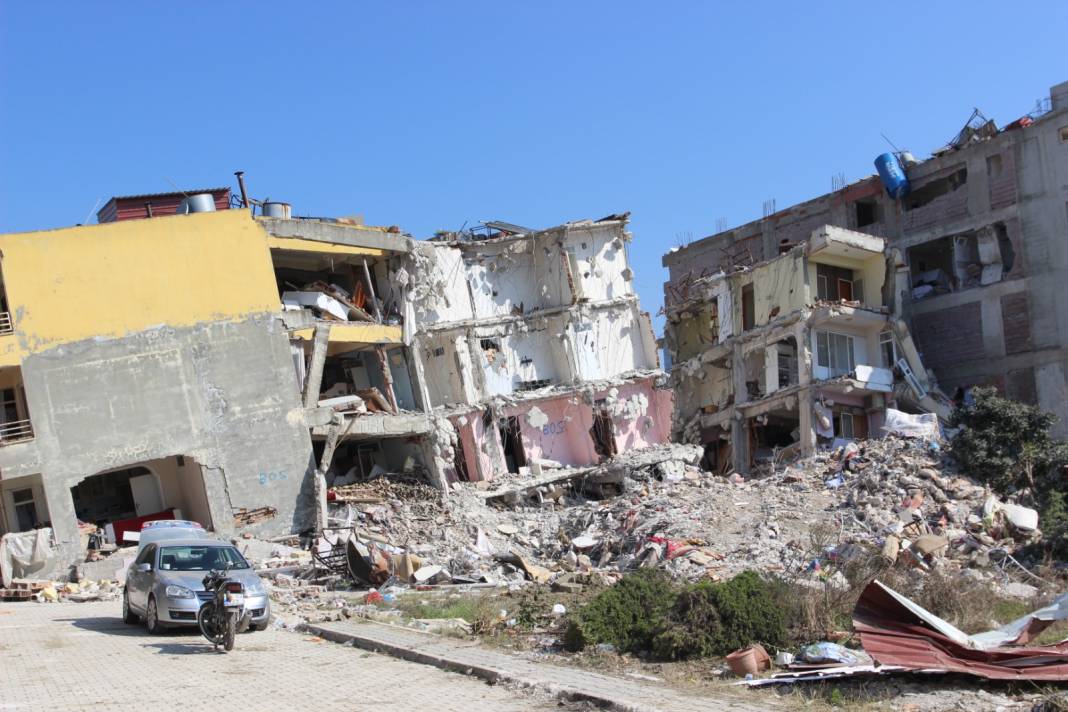 Kısa Dalga fotoğrafladı: İşte Samandağ’da büyük yıkımdan sonraki durum 3